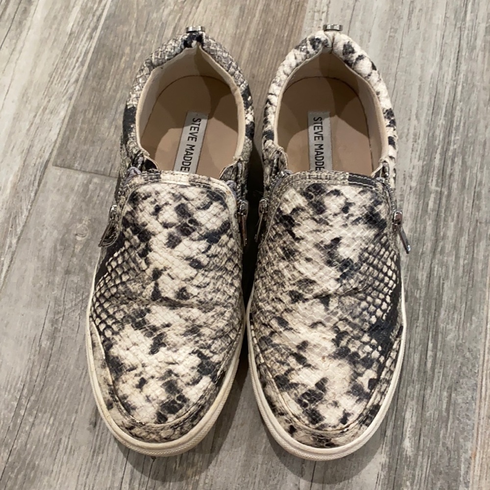 Snake skin Steve Madden sneakers